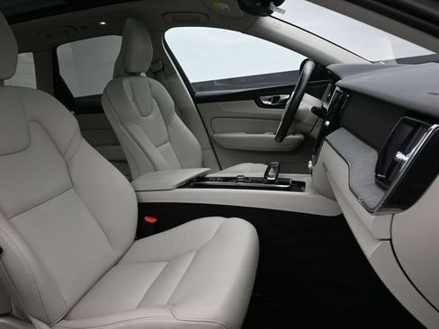 Used 2023 Volvo XC60 B5 Plus w/ Climate Package AWD/4WD image 34