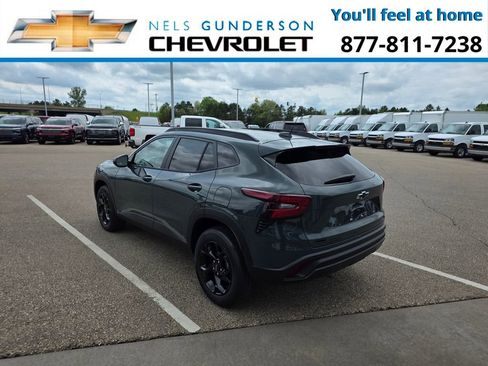 New 2026 Chevrolet Trax LT w/ Driver Confidence Package FWD image 5