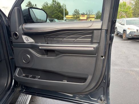 Used 2023 Ford Expedition Platinum AWD/4WD image 16