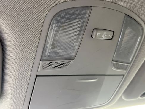 Used 2017 Hyundai Elantra SE image 17