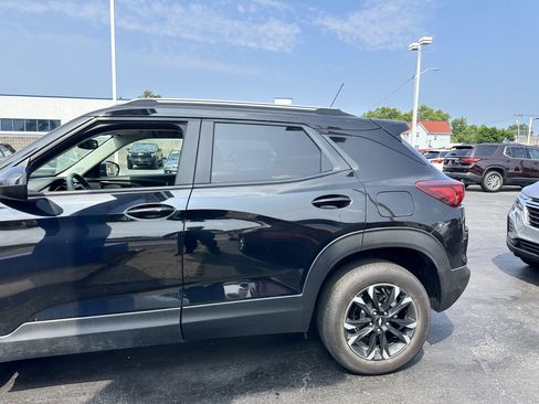 Used 2023 Chevrolet TrailBlazer LT w/ Convenience Package AWD/4WD image 5