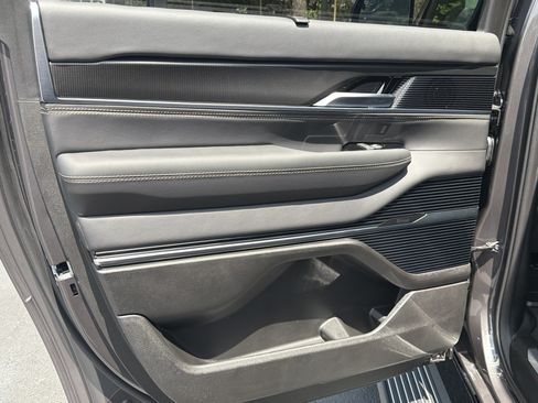 New 2026 Jeep Grand Wagoneer L Summit w/ Premium Group III AWD/4WD image 27
