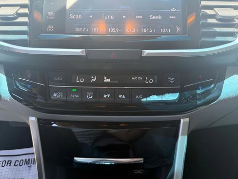 Used 2017 Honda Accord EX-L image 31
