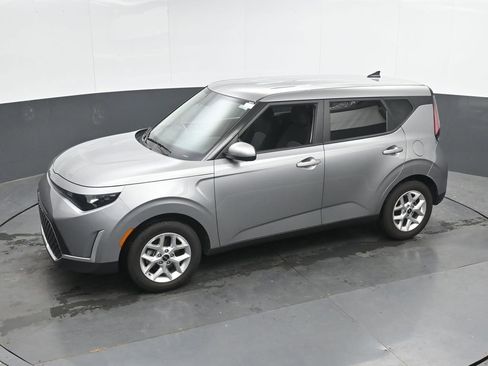 Used 2025 Kia Soul LX w/ LX Technology Package FWD image 35