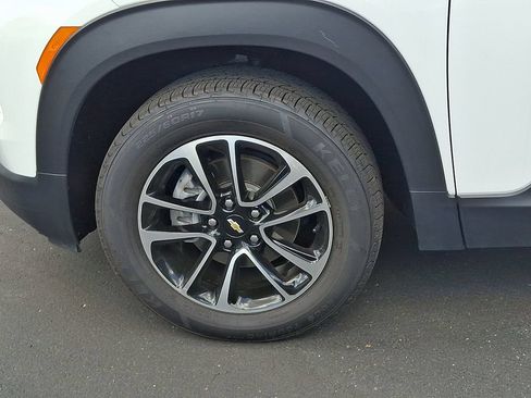 Used 2025 Chevrolet TrailBlazer LT AWD/4WD image 8