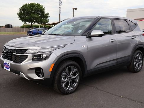 Used 2026 Kia Seltos LX AWD/4WD image 6