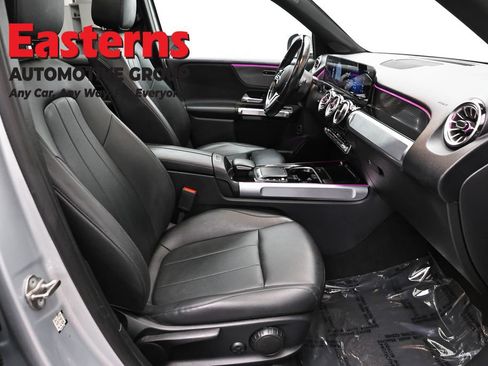 Used 2022 Mercedes-Benz GLB 250 4MATIC w/ Premium Package Lite image 24