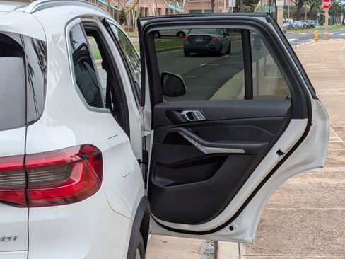 Used 2019 BMW X5 xDrive40i AWD/4WD image 13