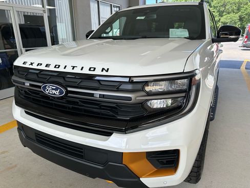 Used 2027 Ford Expedition Tremor w/ Driver's Package AWD/4WD image 1