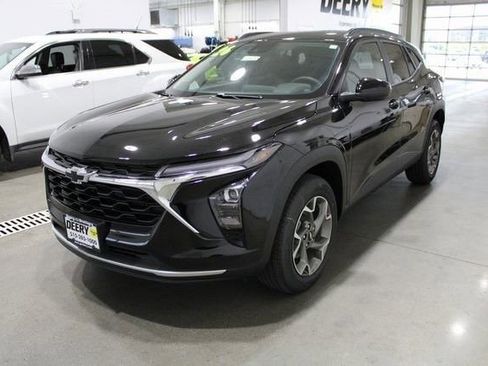 New 2026 Chevrolet Trax LT w/ Sunroof Package image 31