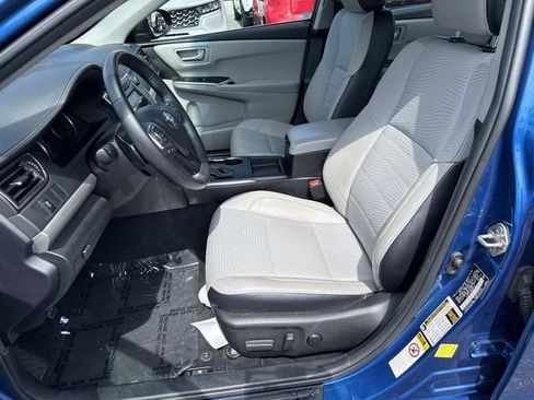 Used 2017 Toyota Camry SE FWD image 14