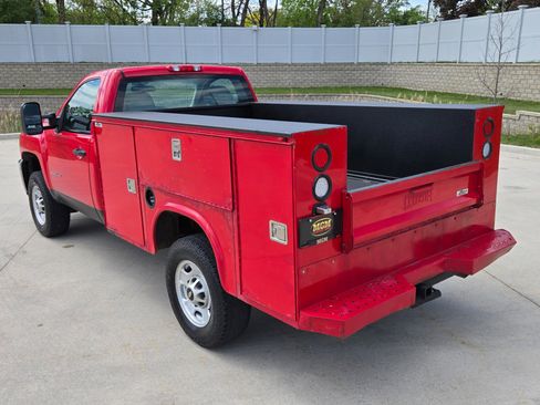 Used 2011 Chevrolet Silverado 2500 W/T w/ Snow Plow Prep Package AWD/4WD image 4