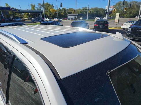 Used 2017 Cadillac Escalade ESV Luxury image 12