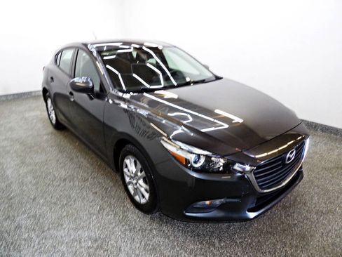 Used 2017 MAZDA MAZDA3 Sport FWD image 3