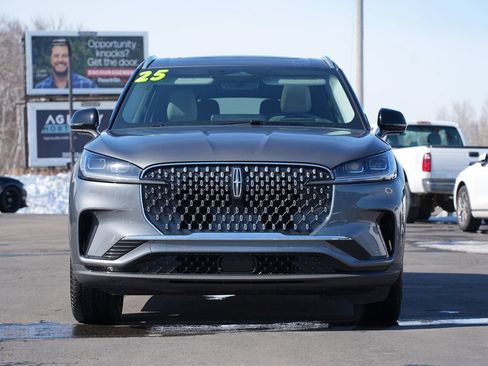 Used 2025 Lincoln Aviator Reserve w/ Illumination Package AWD/4WD image 8