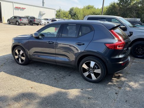 Used 2021 Volvo XC40 T5 Momentum w/ Premium Package AWD/4WD image 15