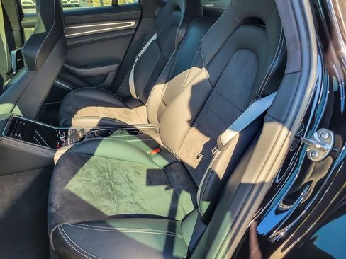 Used 2022 Porsche Panamera GTS image 11