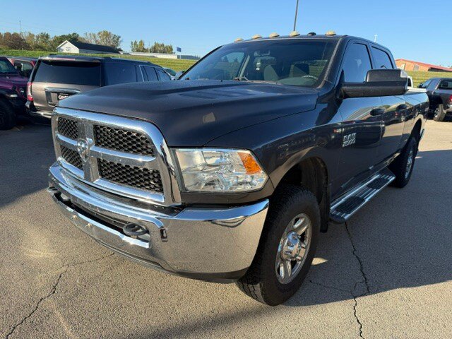 Used 2017 RAM 2500 Tradesman w/ Chrome Appearance Group AWD/4WD image 3