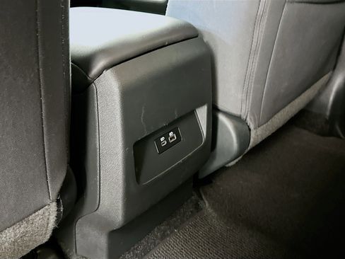 Used 2023 Nissan Frontier SV image 27