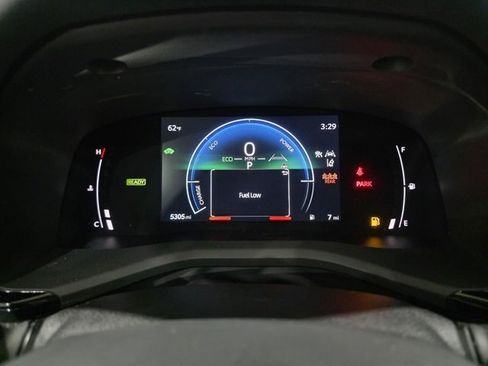 Used 2025 Toyota Camry SE image 17