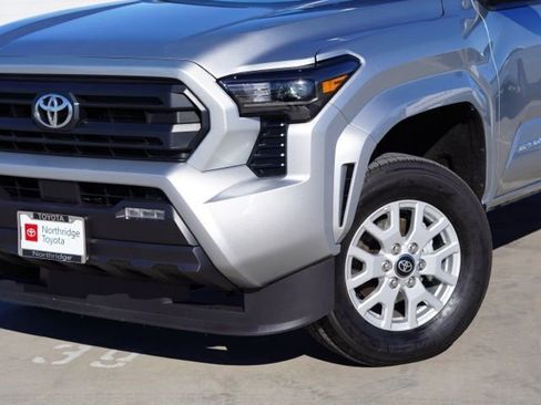 Used 2025 Toyota Tacoma SR5 image 5