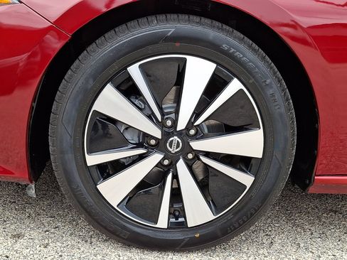 Used 2020 Nissan Altima 2.5 SV FWD image 8