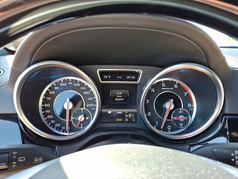 Used 2013 Mercedes-Benz ML 63 AMG 4MATIC image 23