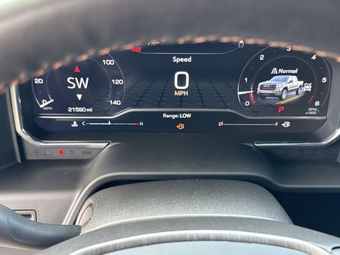 Used 2024 GMC Sierra 1500 AT4 w/ AT4 Premium Package image 10