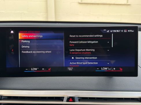 Used 2022 BMW iX xDrive50 w/ Sport Package AWD/4WD image 27