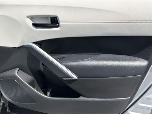Certified 2023 Toyota Corolla Cross L FWD image 32