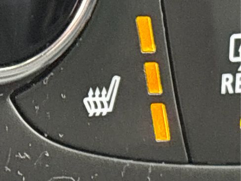 Certified 2022 Chevrolet Equinox RS w/ LPO, Floor Liner Package image 17