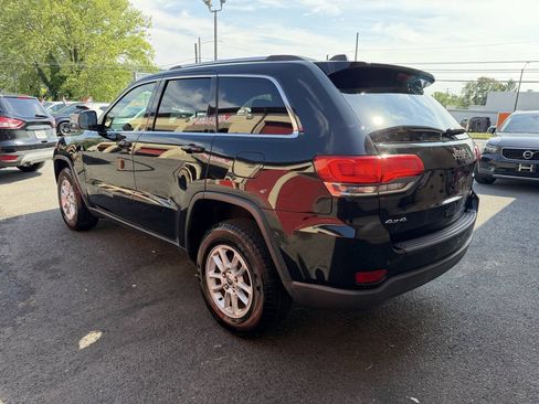 Used 2018 Jeep Grand Cherokee Laredo AWD/4WD image 4