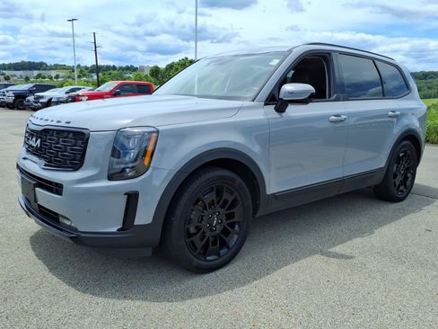 Used 2022 Kia Telluride SX w/ SX Prestige Package AWD/4WD image 3