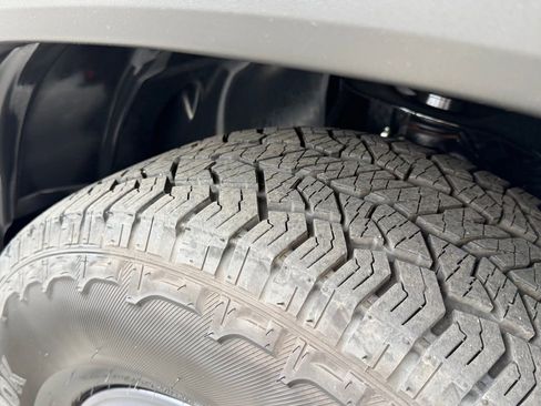 Used 2025 Nissan Frontier PRO-4X AWD/4WD image 45