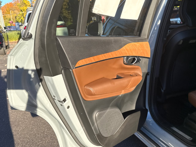 Certified 2025 Volvo XC90 T8 Plus AWD/4WD image 20