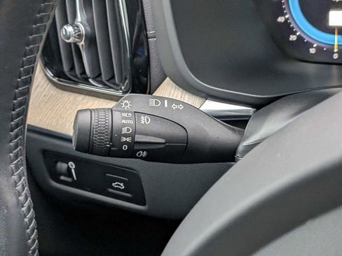 Used 2022 Volvo XC60 B5 Inscription w/ Advanced Package image 28