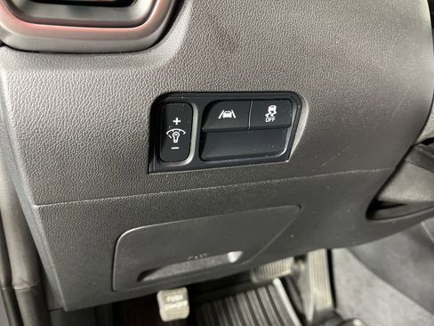 Used 2022 Kia Sorento LX image 25