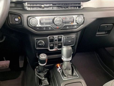 New 2026 Jeep Gladiator Sport image 7