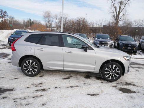 Certified 2025 Volvo XC60 B5 Plus image 8