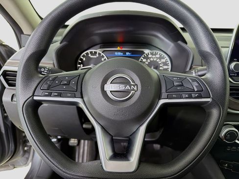 Used 2024 Nissan Altima 2.5 SV image 14