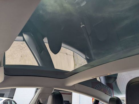 Used 2018 Tesla Model 3 Mid Range RWD image 19