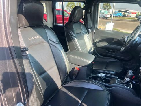 Used 2022 Jeep Wrangler Unlimited Sahara AWD/4WD image 41