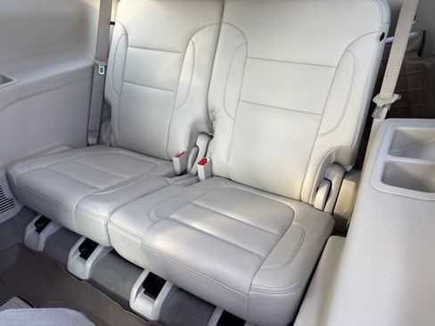 Used 2023 GMC Acadia Denali w/ Denali Ultimate Package FWD image 17
