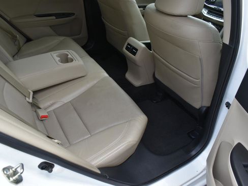 Used 2015 Honda Accord EX-L image 31