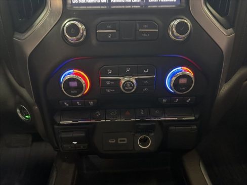 Used 2022 GMC Sierra 1500 SLT w/ SLT Premium Package AWD/4WD image 19