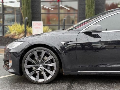 Used 2018 Tesla Model S 100D image 10