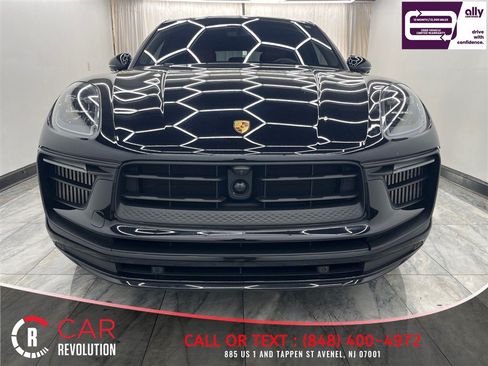 Used 2024 Porsche Macan GTS AWD/4WD image 2