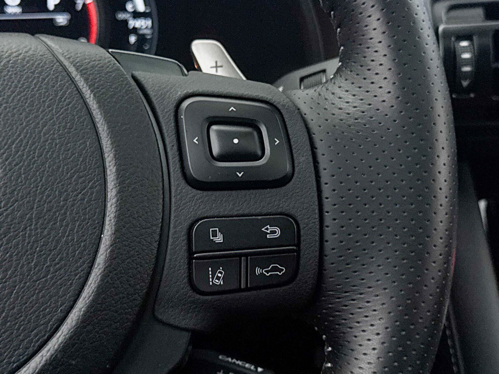 Used 2025 Lexus IS 500 RWD image 38