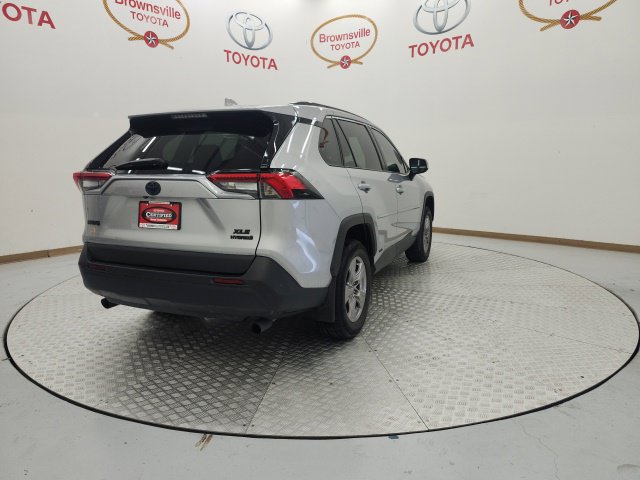 Used 2024 Toyota RAV4 XLE AWD/4WD image 8