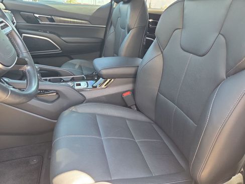 Used 2023 Kia Telluride EX FWD image 16